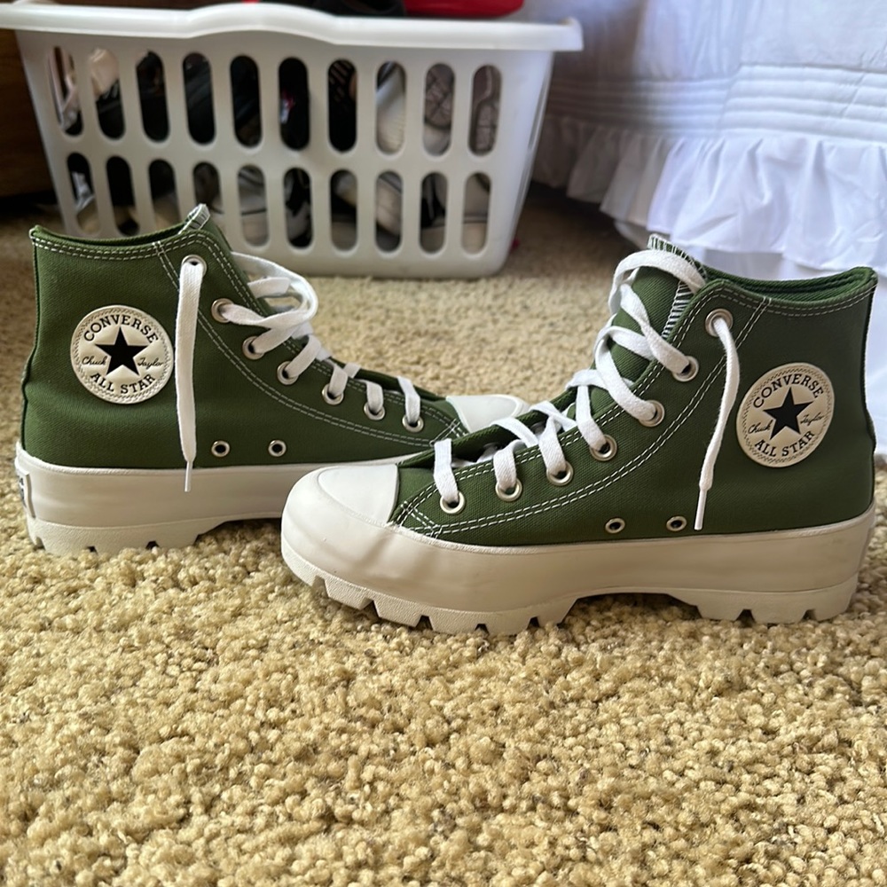 Green Converse All Star Platform Shoes Women’s 8 *no lower offers than 40*
